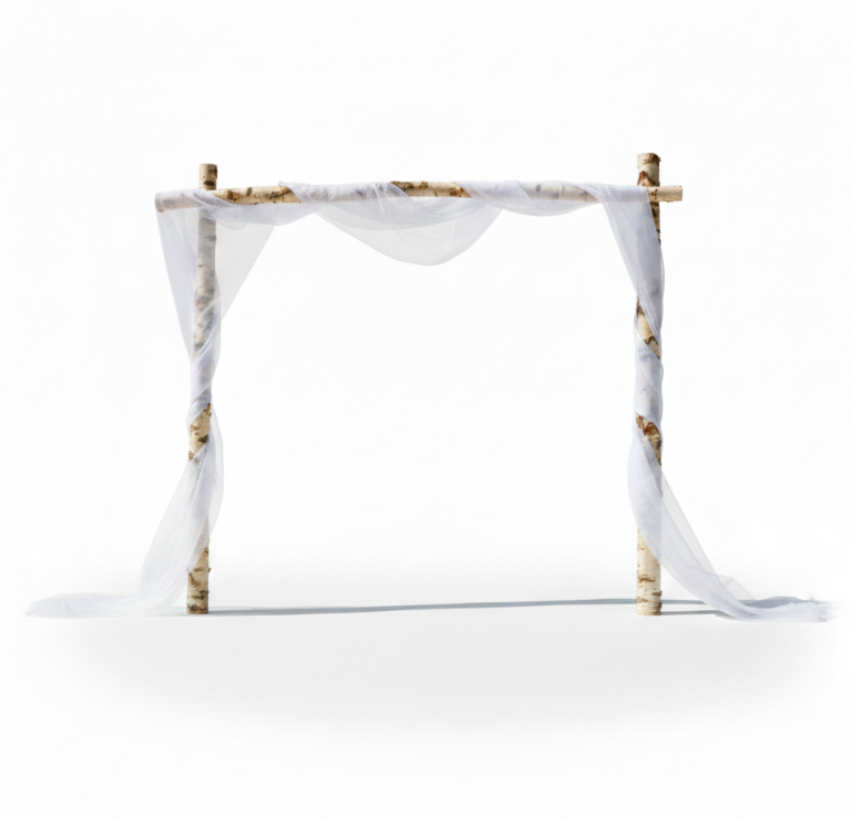 Rustikaler Traubogen aus Birkenholz mit weißem Stoff, ideal für freie Trauungen und Hochzeiten